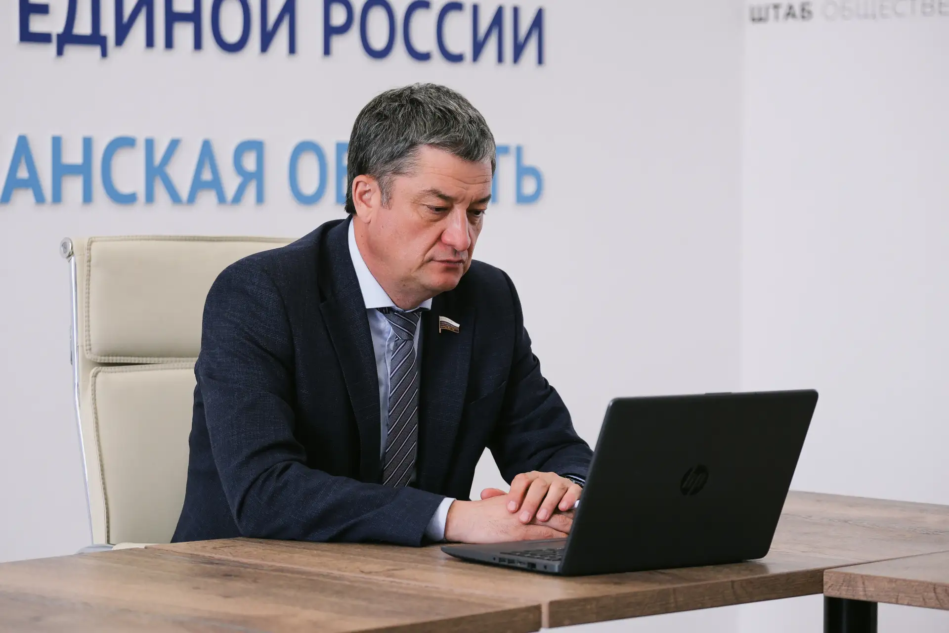 Сегодня в #полезном_посте обсудим, как развиваются «Госуслуги». В настоящее время на пл...