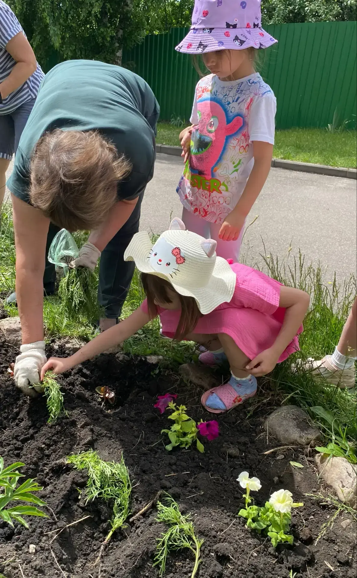 🌺Наши маленькие патриоты доказали, что любовь к Родине начинается с малого — с заботы о родном детс