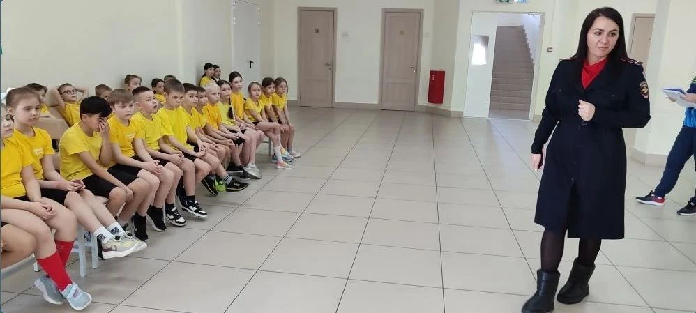 5 марта отряд ЮИД школы №31 принимали поздравления с днём рождения движения, но не только принимали,