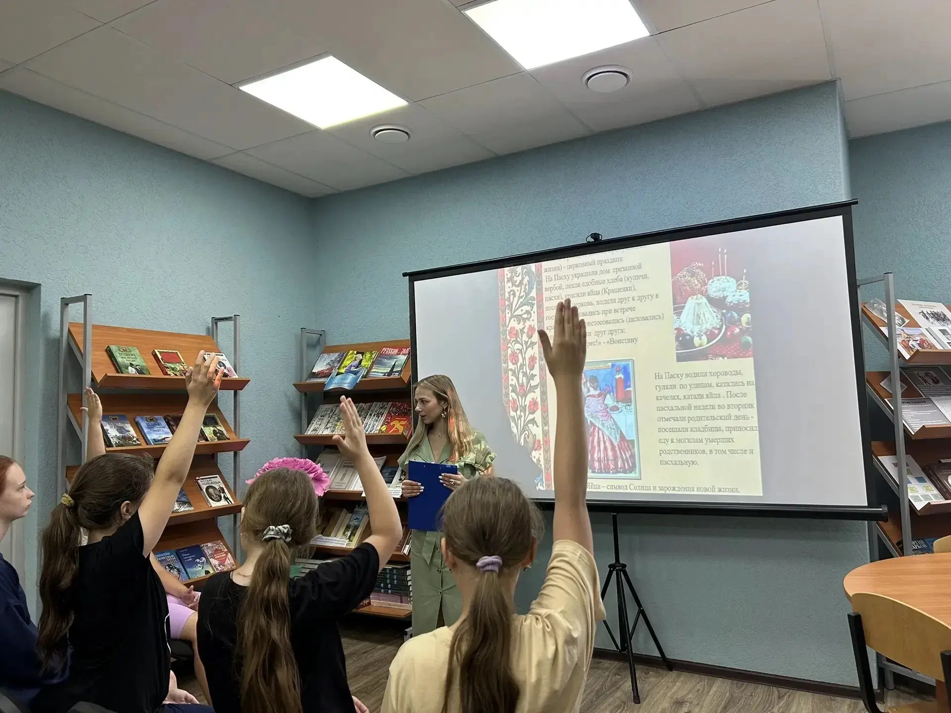 В Ближнеигуменской библиотеке состоялась просветительская лекция на тему «Сила в многообразии: язык 