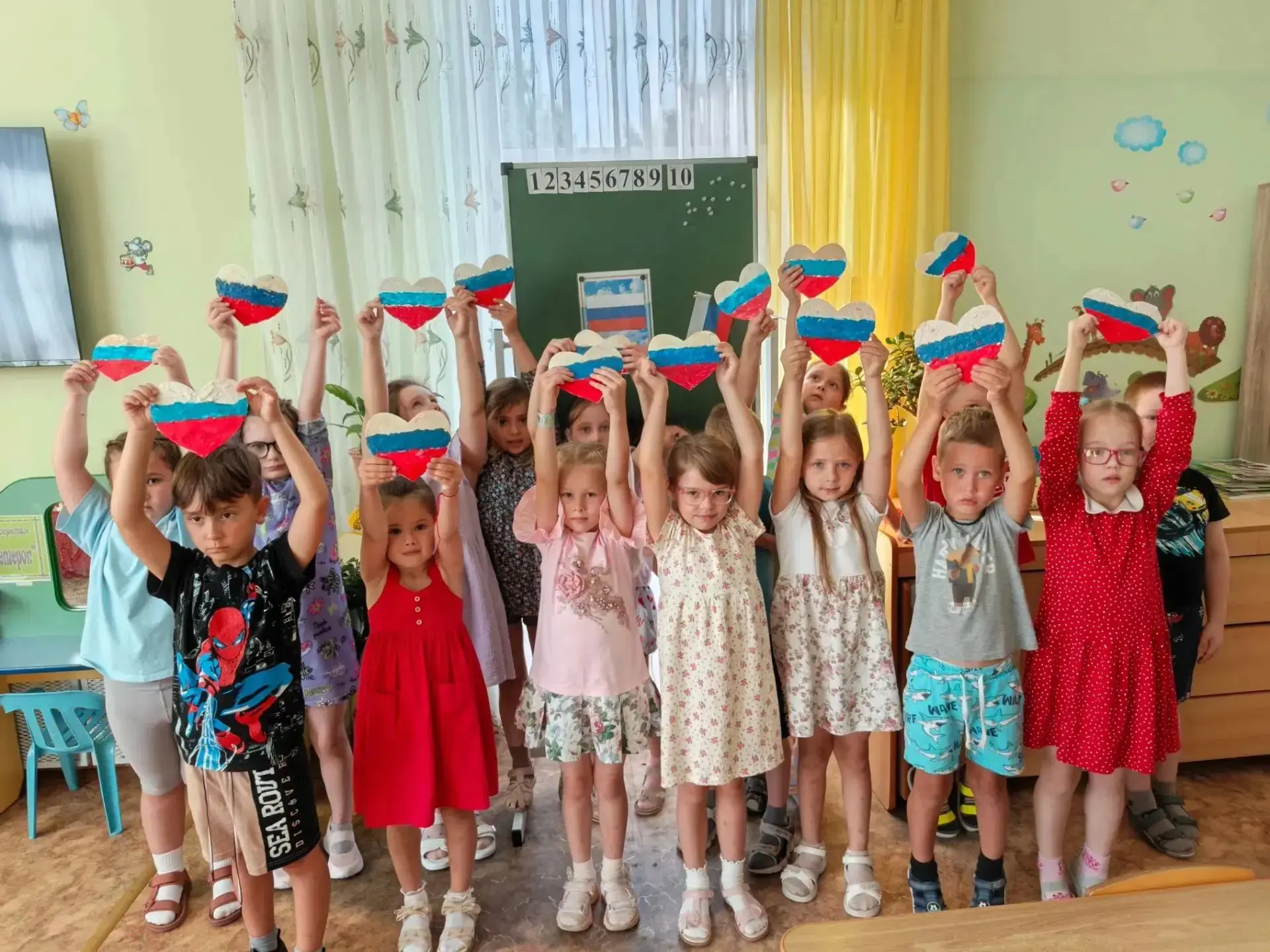 🇷🇺♥️🇷🇺 С Днём флага великой страны поздравляем!