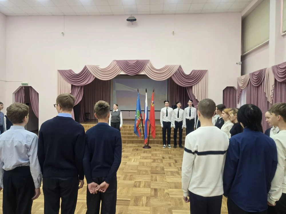 Даже в непогоду мы остаёмся верны нашим традициям!☃️  Сегодняшнее утро ученики лицея начали с торжес