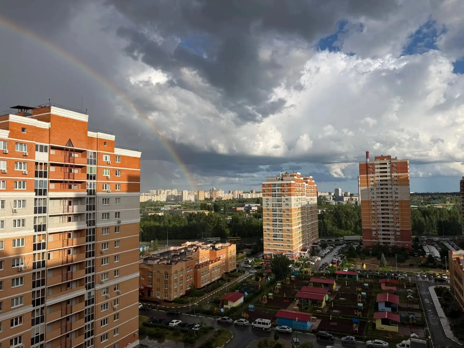 Радуга повисла в небе над Липецком