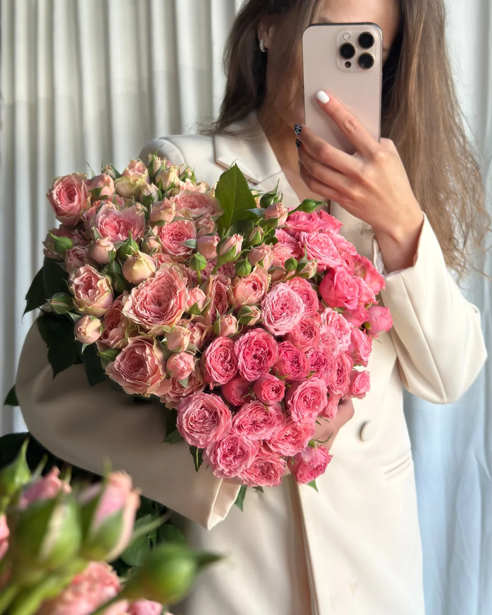 Кустовые розы охапками 🌸