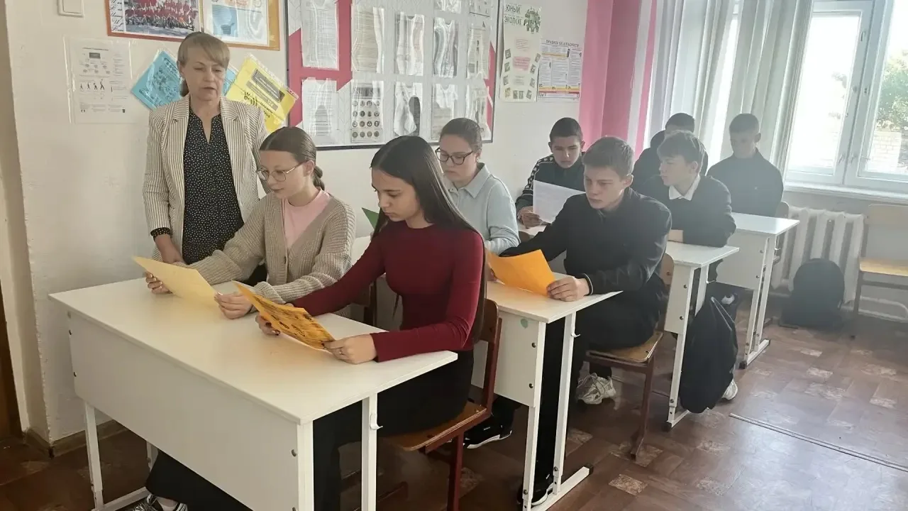 В рамках Общероссийской антинаркотической акции «Сообщи, где торгуют смертью!» социальн...
