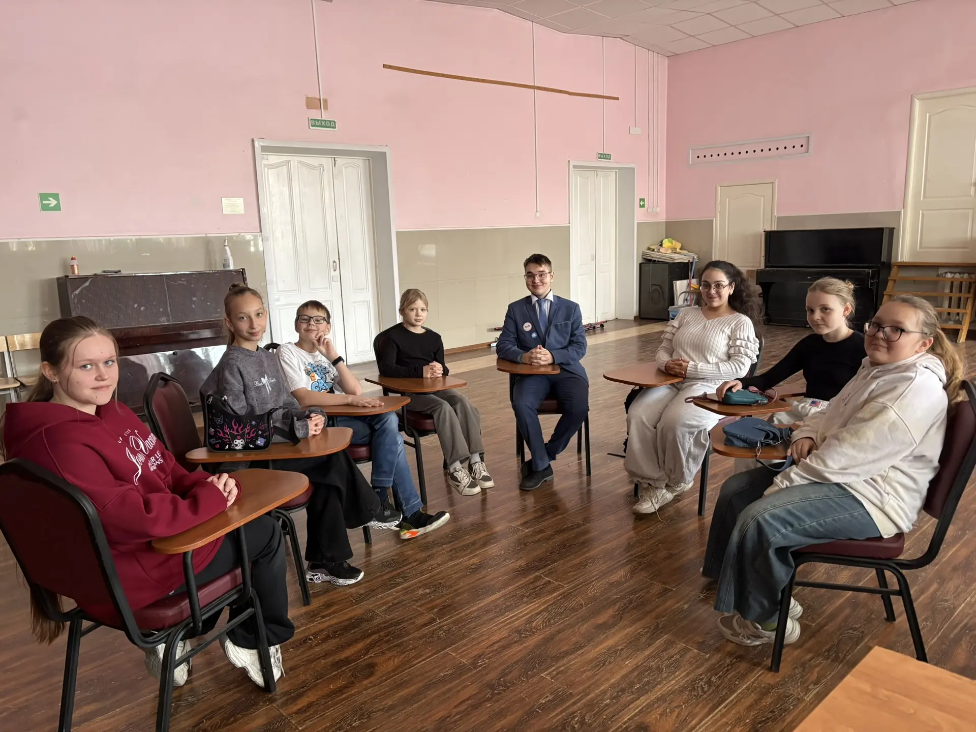 Сегодня участники проекта «Школа ведущих» отрабатывали способность спонтанной коммуникации👍🏻  А на д