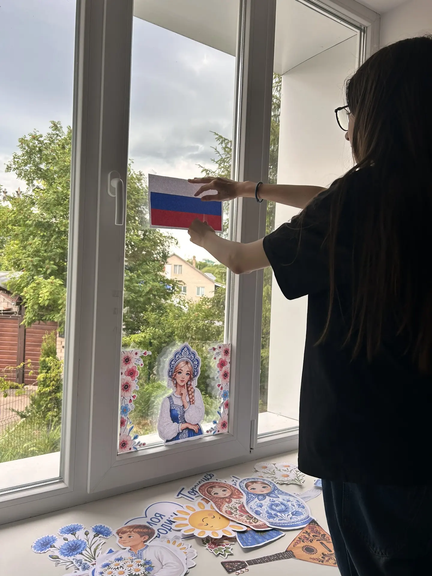 🇷🇺 ОКНА РОССИИ В НАШЕМ ЛАГЕРЕ

Сегодня в пришкольном лагере «Смена Первых» прошла замечательная па