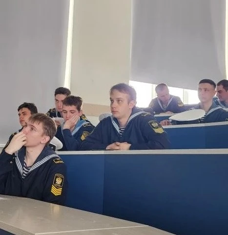 💥Сегодня курсанты 4‑го курса факультета судовой энергетики обсудили варианты развития ...