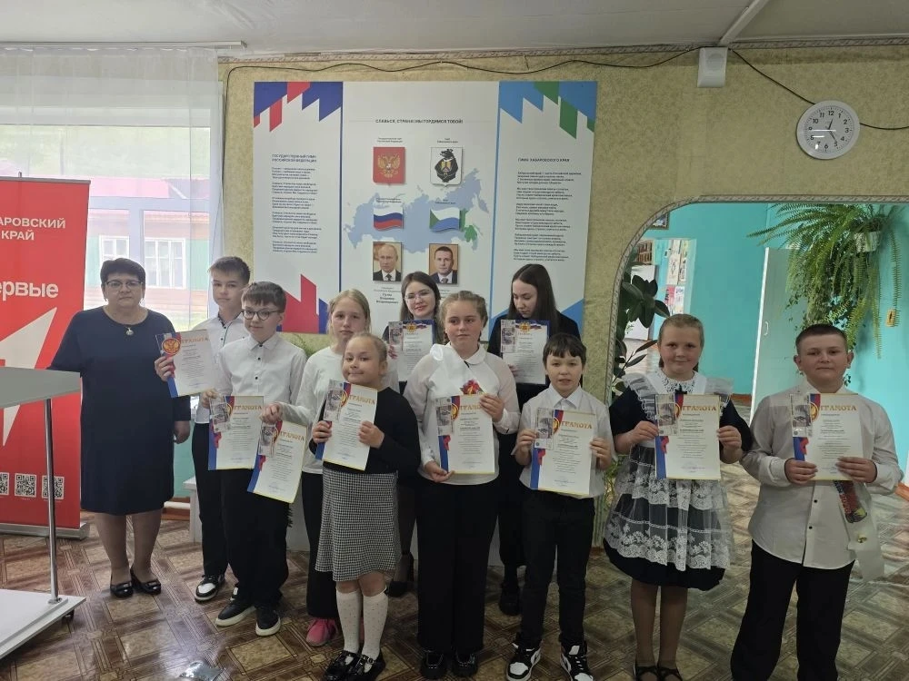 🏫26 мая в нашей школе состоялась торжественная линейка «За честь школы», посвящённая подведению ито