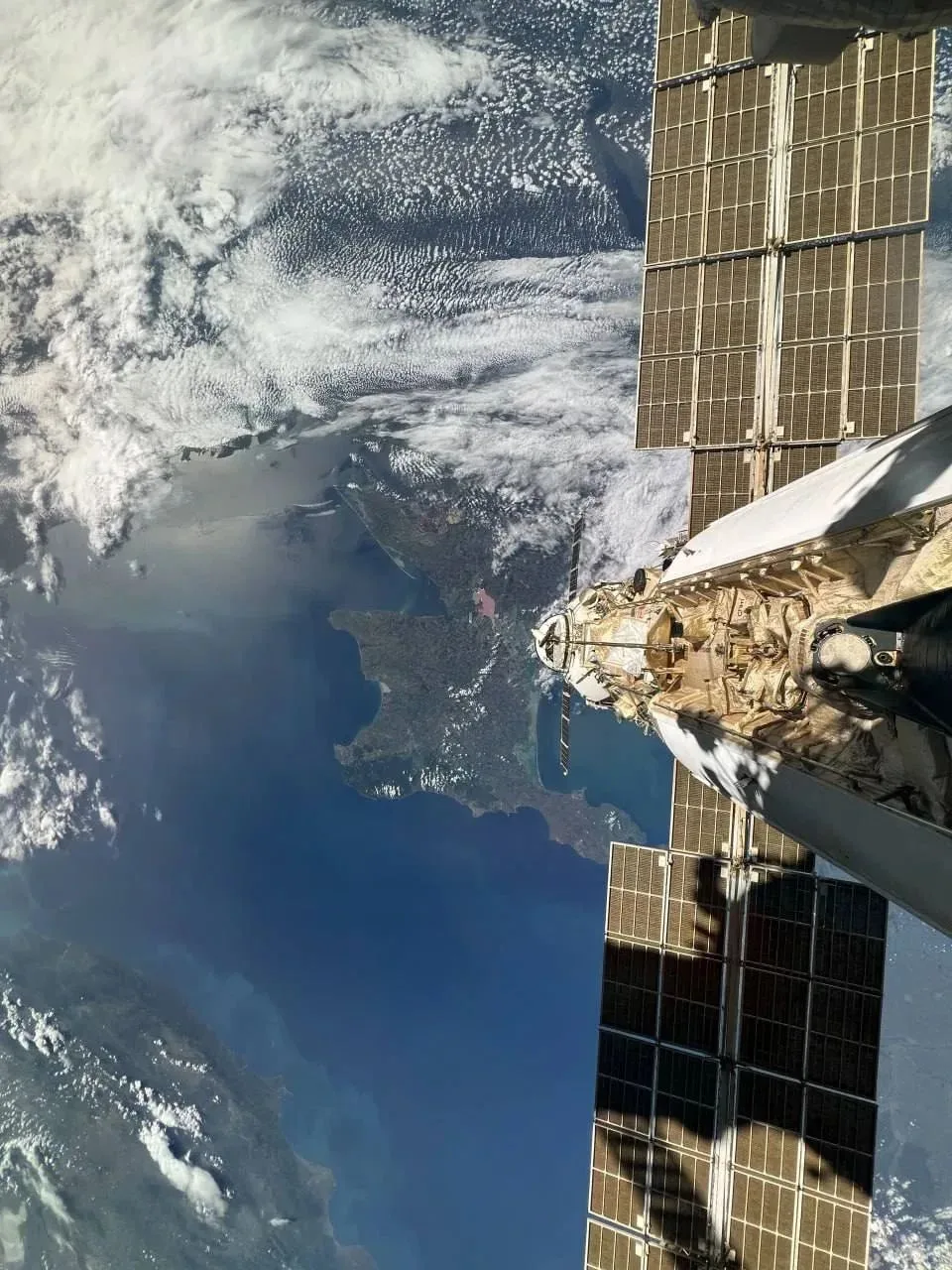 🌎 Крым из космоса
