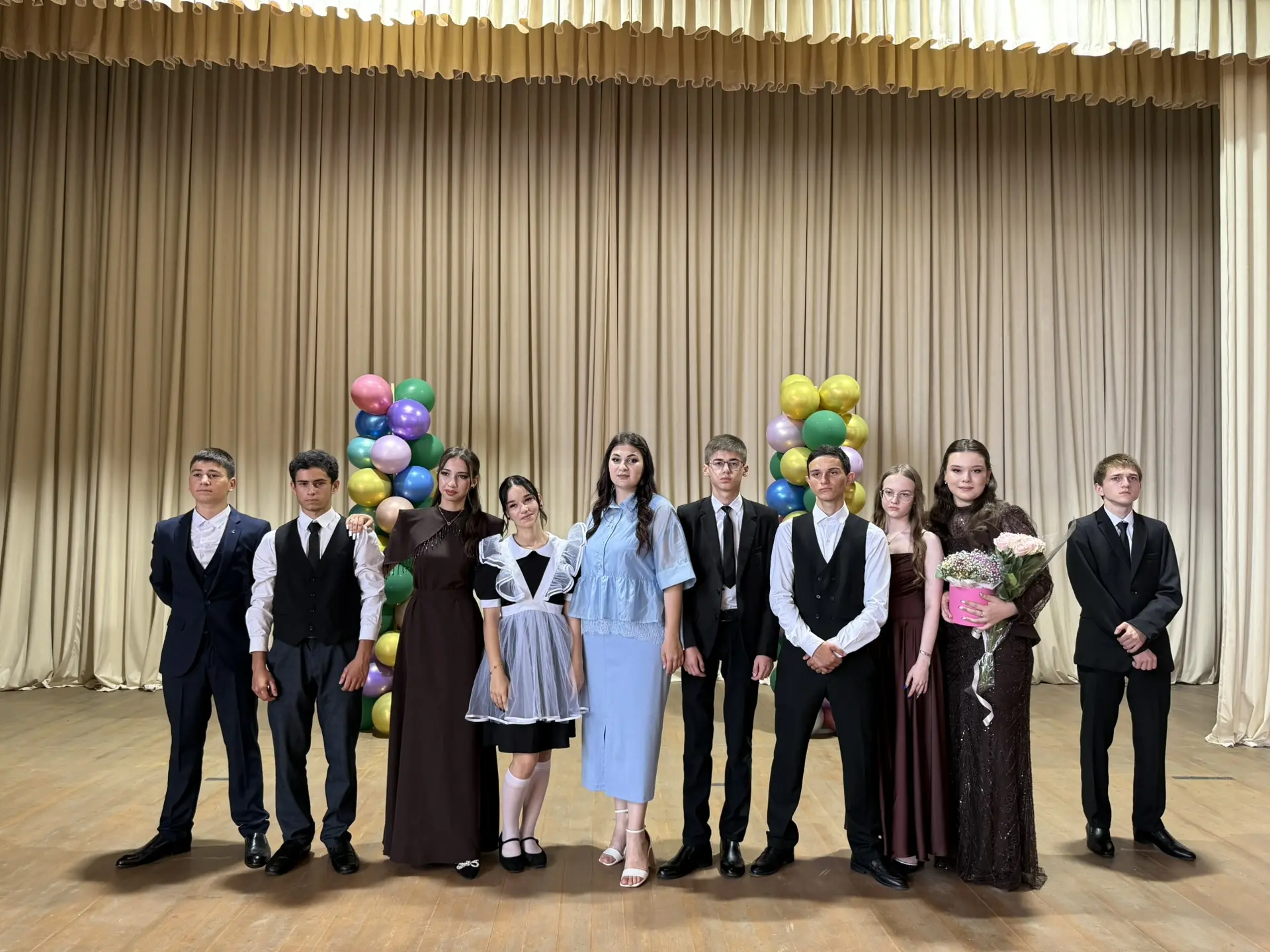 ✨🎉30 июня прошло торжественное вручение аттестатов выпускникам 9  класса. 

🔻Получение аттестата –