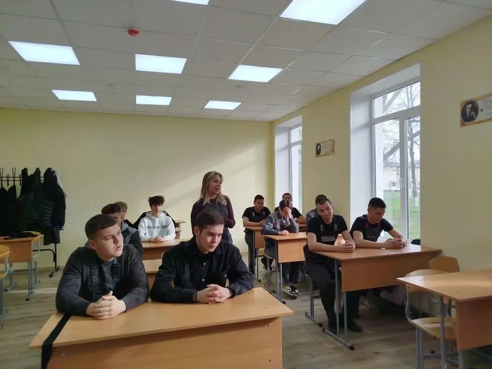 🌟 В группе МА-21 прошел открытый классный час на тему «Привычки, которые отнимают у на...
