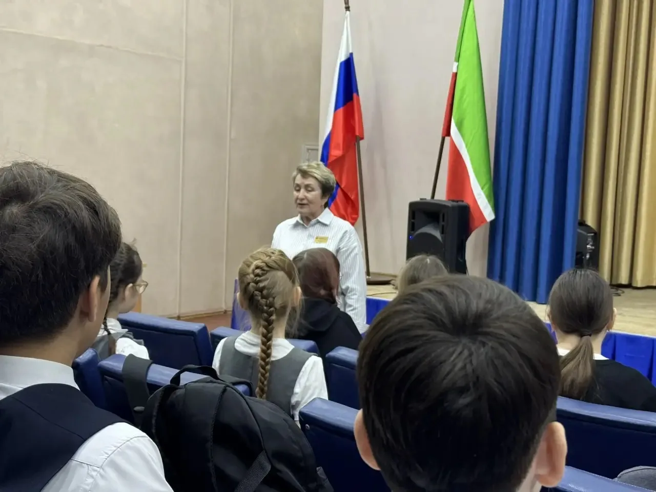 📖 Взгляд сквозь кадр  В рамках недели татарского языка и литературы сегодня в актовом зале нашей шко