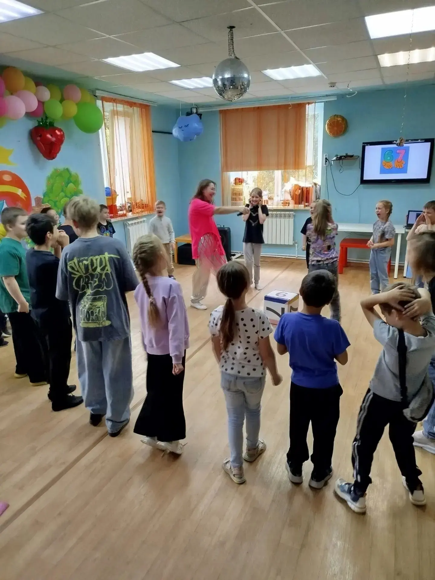 ☀️День в лагере сегодня начался с традиционной, бодрящей зарядки под весёлую музыку. ☕🥄А после нас,