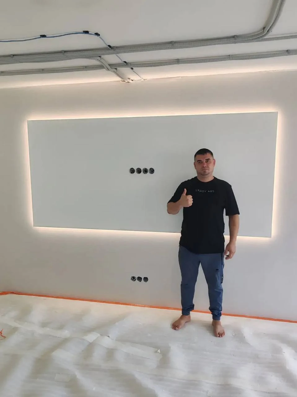Знакомьтесь, наш отделочник Андрей. И он смонтировал вот эту красоту 👌