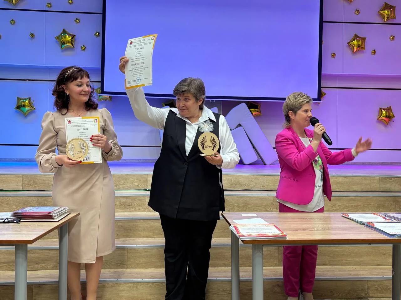 🎉🎉🎉Праздник окончания начальной школы прошел в гимназии среди учащихся 4 классов ☀Самый жаркий майск