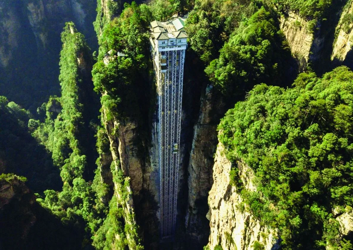 Национальный парк Чжанцзяцзе, Китай 🇨🇳  🔹 Горы Тяньцзы в парке Чжанцзяцзе знамениты в первую очередь