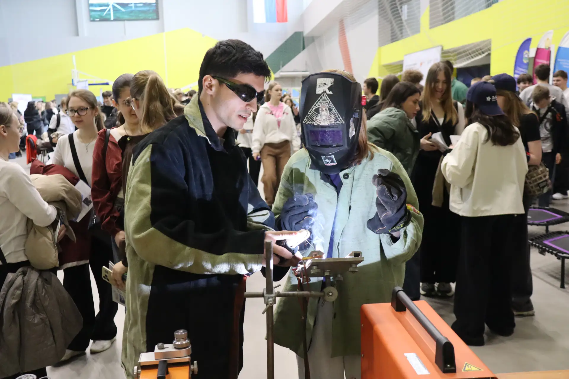 НГГТИ принял участие Ярмарке вакансий Невинномысска!  17 апреля в спорткомплексе «Олимп» состоялся р