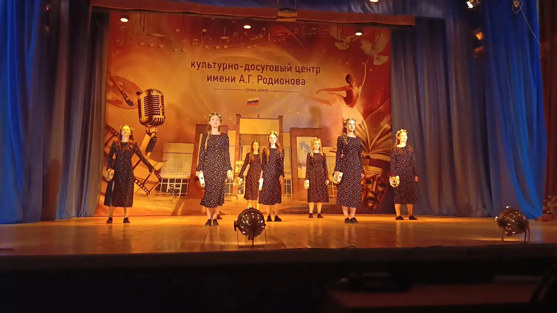 🎶22 августа наш центр наполнился особой атмосферой. В честь Дня Государственного флага...