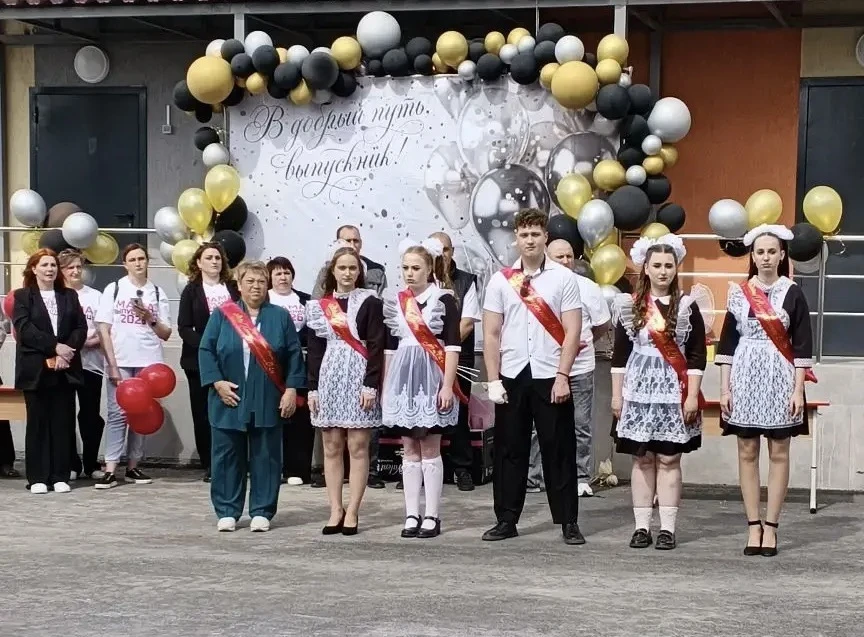 📢 Сегодня, 26 мая, в нашей школе прошла торжественная линейка, посвященная празднику Последнего зво