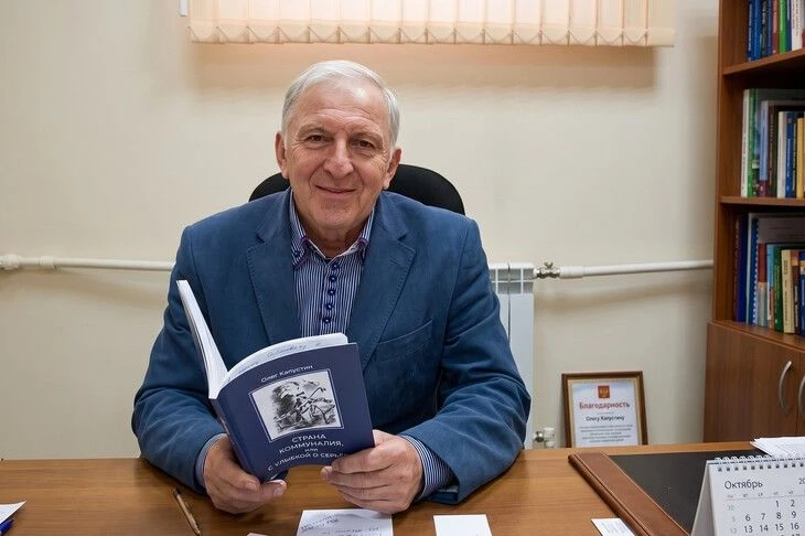 Член Общественной палаты Волгограда, создатель Музея тепла Олег Капустин, знающий о сфе...