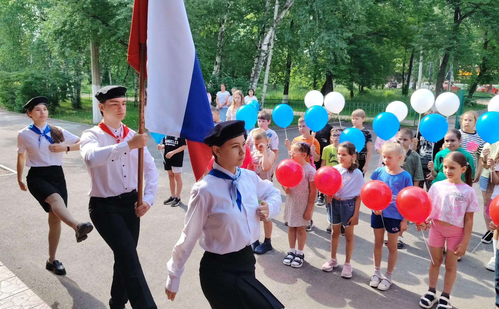 12 июня День России

Накануне Всероссийского праздника в лагере "Алый парус - 2026", в каждом отряде