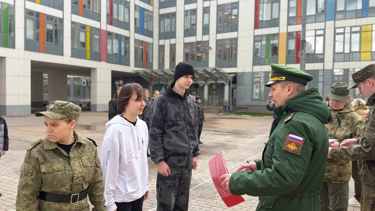 🤍Активисты Движения Первых 1537 и Юнармейцы 1537 под руководством своих кураторов – советников дирек