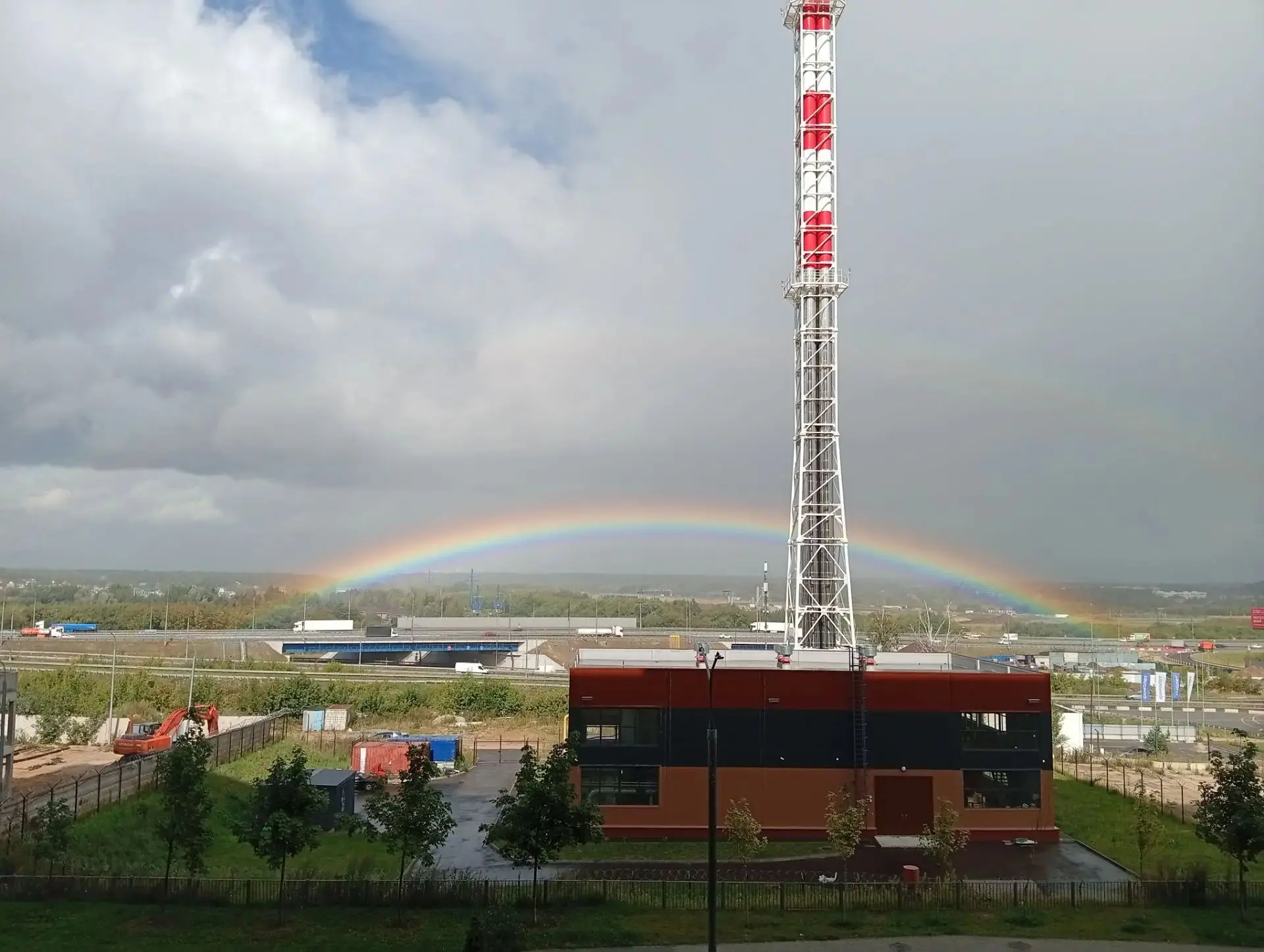 Радуга 🌈 в нашем Томилино парк. Красота природы!