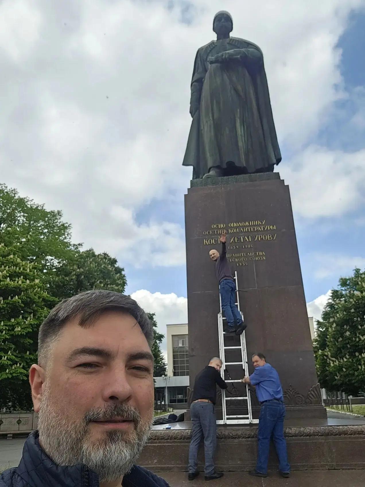 ⚒ Сегодня преподавателями училища была восстановлена надпись на памятнике основоположни...
