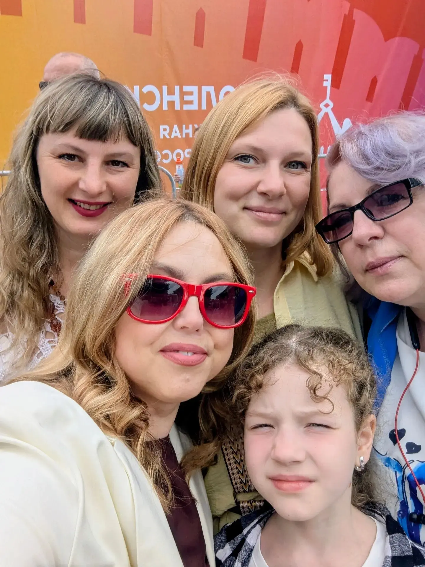 🎉Наш центр активно присоединился к празднованию Дня Молодежи в Смоленске.
👏 В субботу творческая г