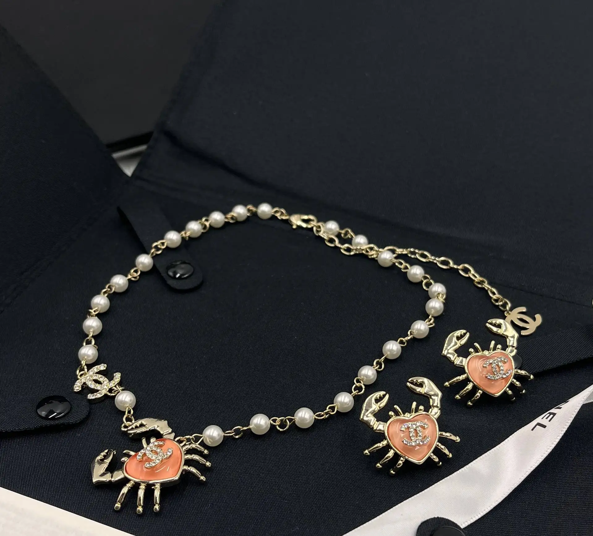 Комплект тех самых must have 🦀🦀🦀
Чоккер и серьги 
4900