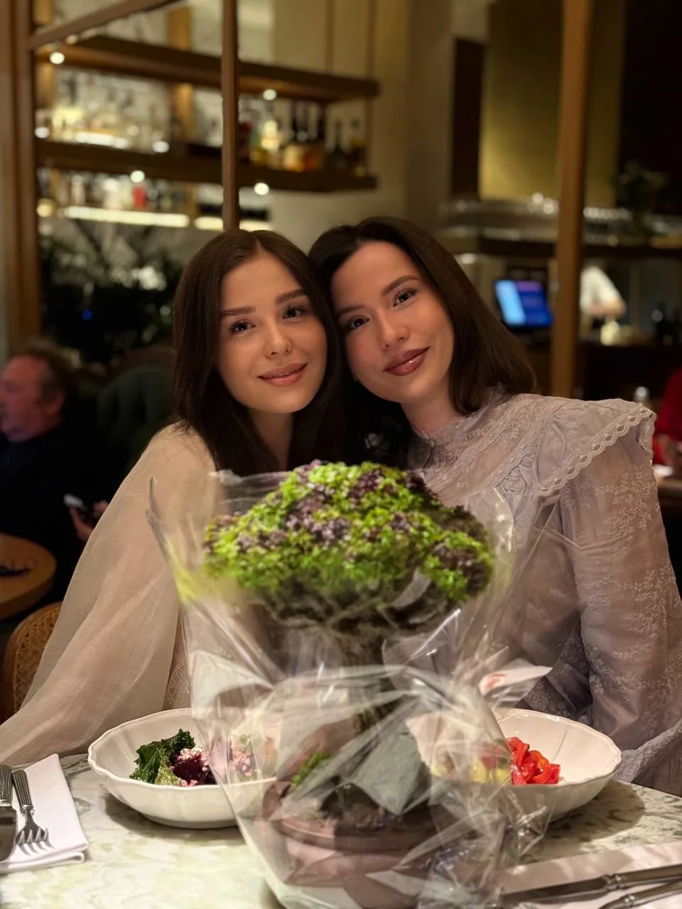 Представляете, мне Надюша моя подарила настоящий бонсай 😨🥰🥰🥰