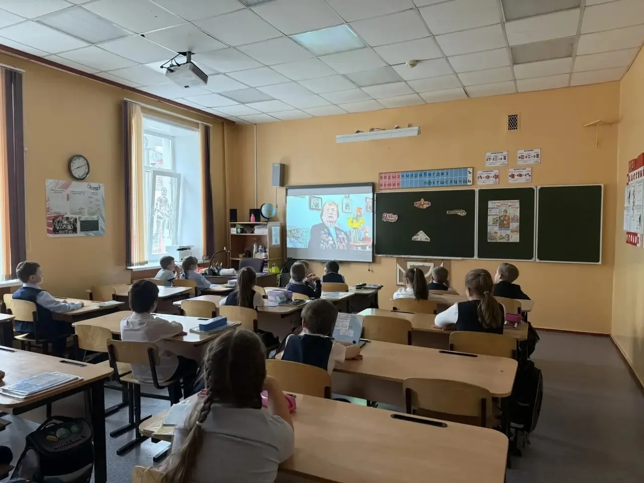 🗣️Сегодня прошли очередные занятия курса внеурочной деятельности «Разговоры о важном».   Ребята пого
