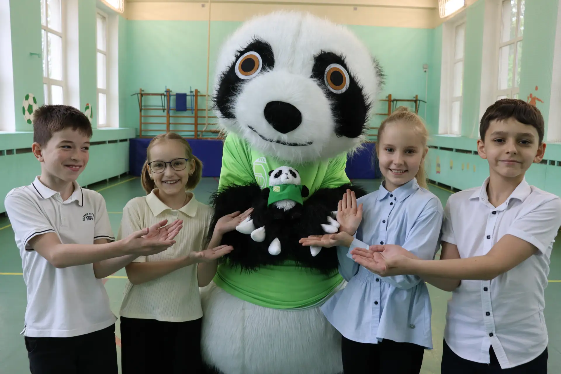 Маленькая панда — большое очарование! 🐼💚  🏆 Мы участвуем в конкурсе «Мини-маскот» спортивного клуба!