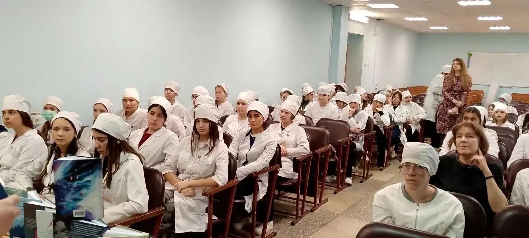 ДЕТСКАЯ ЛИТЕРАТУРА - САМАЯ ВОСТРЕБОВАННАЯ В РОССИИ СЕГОДНЯ.  Третья декада набирающего в Среднем Пов