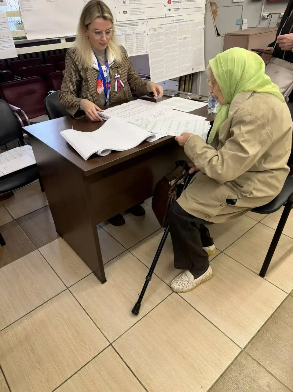 Жительница Подольска Анна Антоновна Федан в возрасте 101 года лично посетила избиратель...