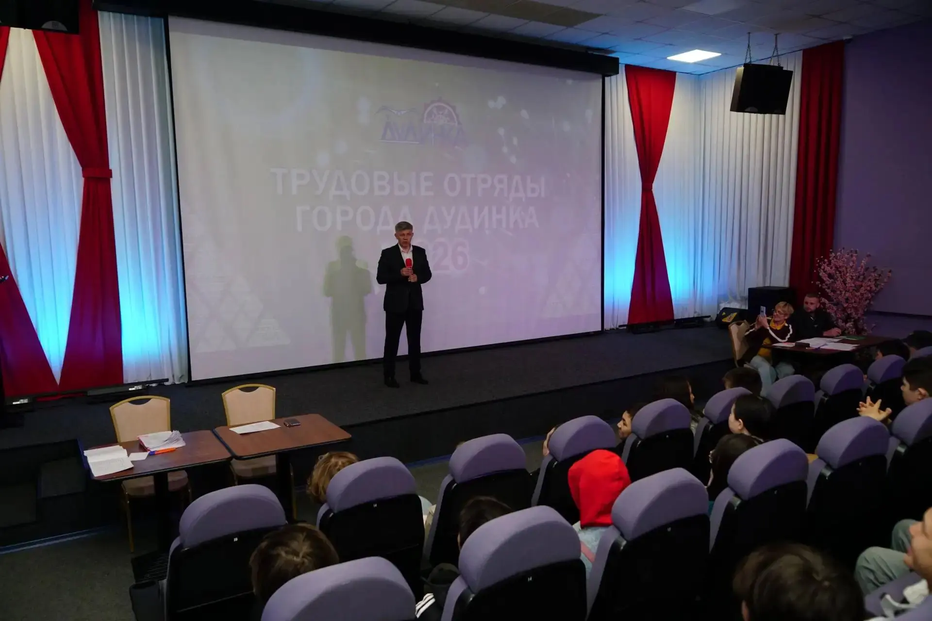 На Таймыре стартовал новый трудовой сезон для старшеклассников💥

👏Сегодня для 50 подростков города