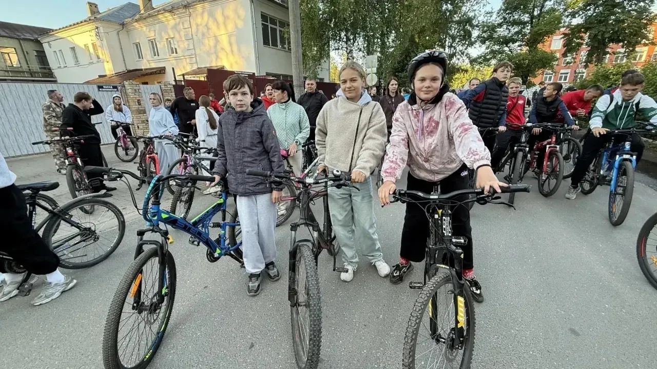 🕯️Учащиеся 6 «Б» класса стали частью традиционной акции «Свеча памяти» в Гусь‑Хрустальном. Ребята п