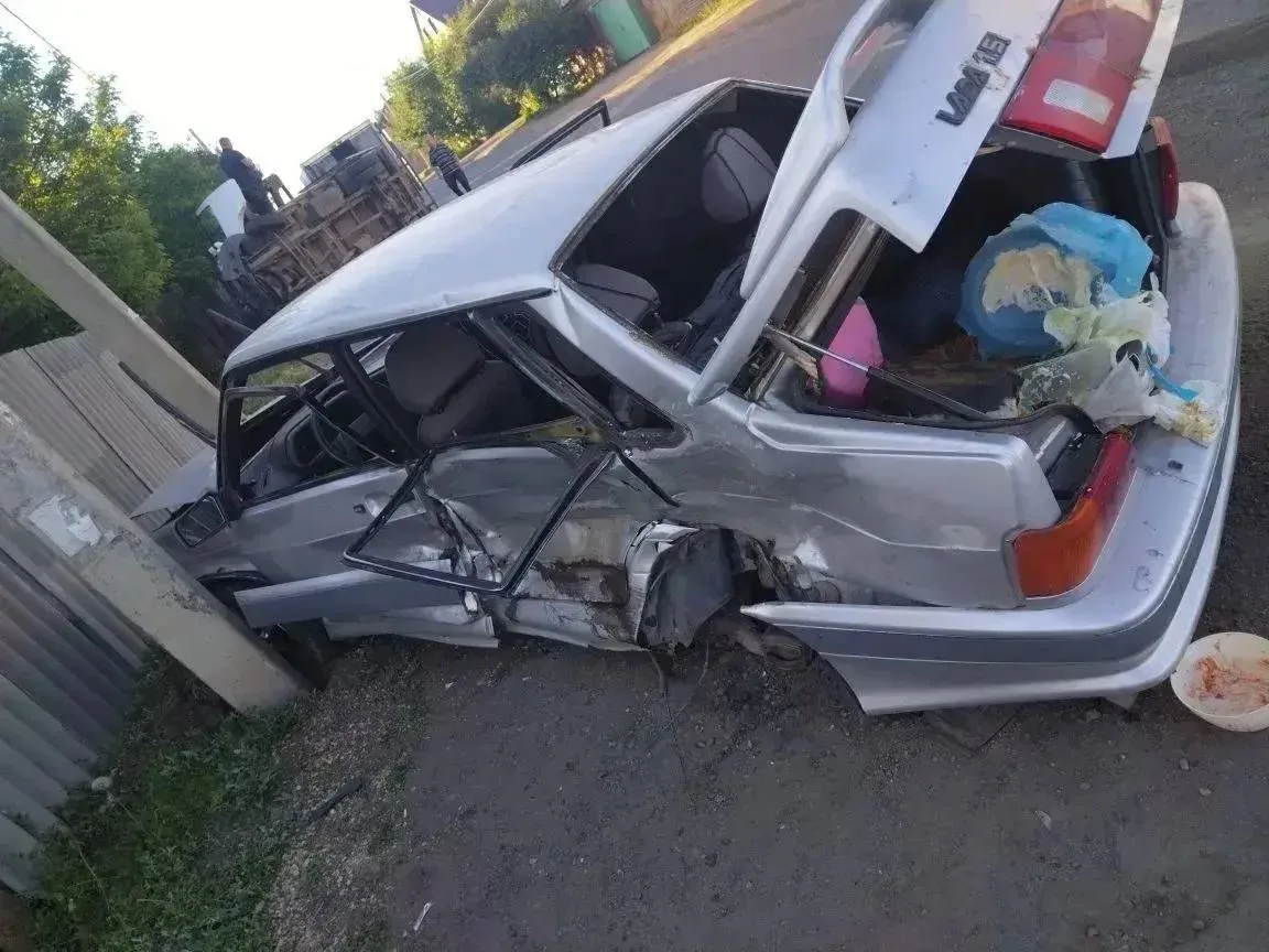 🚨В Оренбурге после ДТП с «Газелью» госпитализировали пассажирку ВАЗа  #Про_Происшествия   На улице О