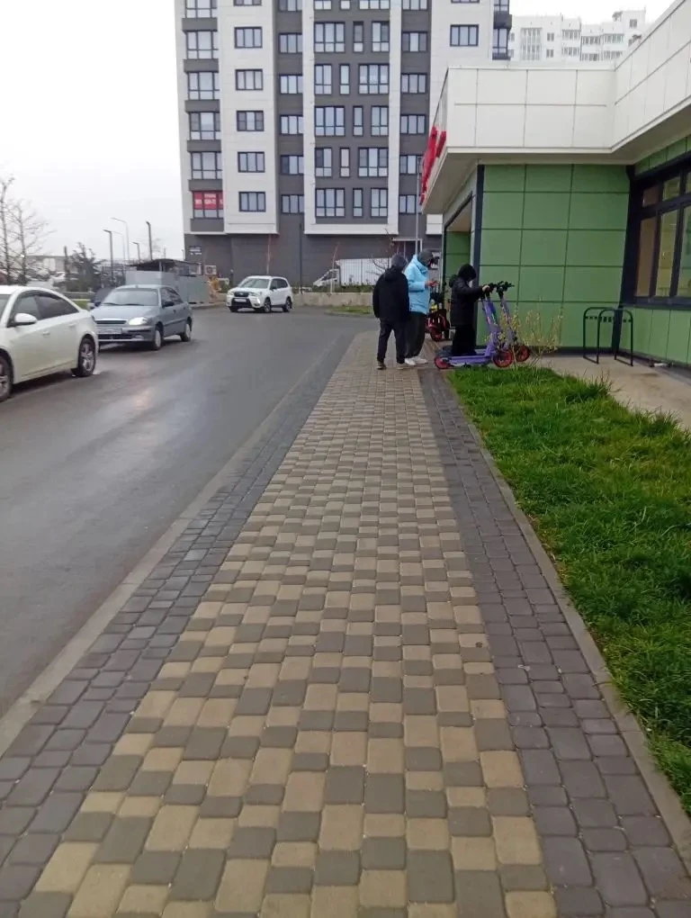 Уважаемые  жители наших МКД!  Делимся фотоотчетом📸 об уборке по адресу: ул.Ленина,б-р Босфорский   ✅