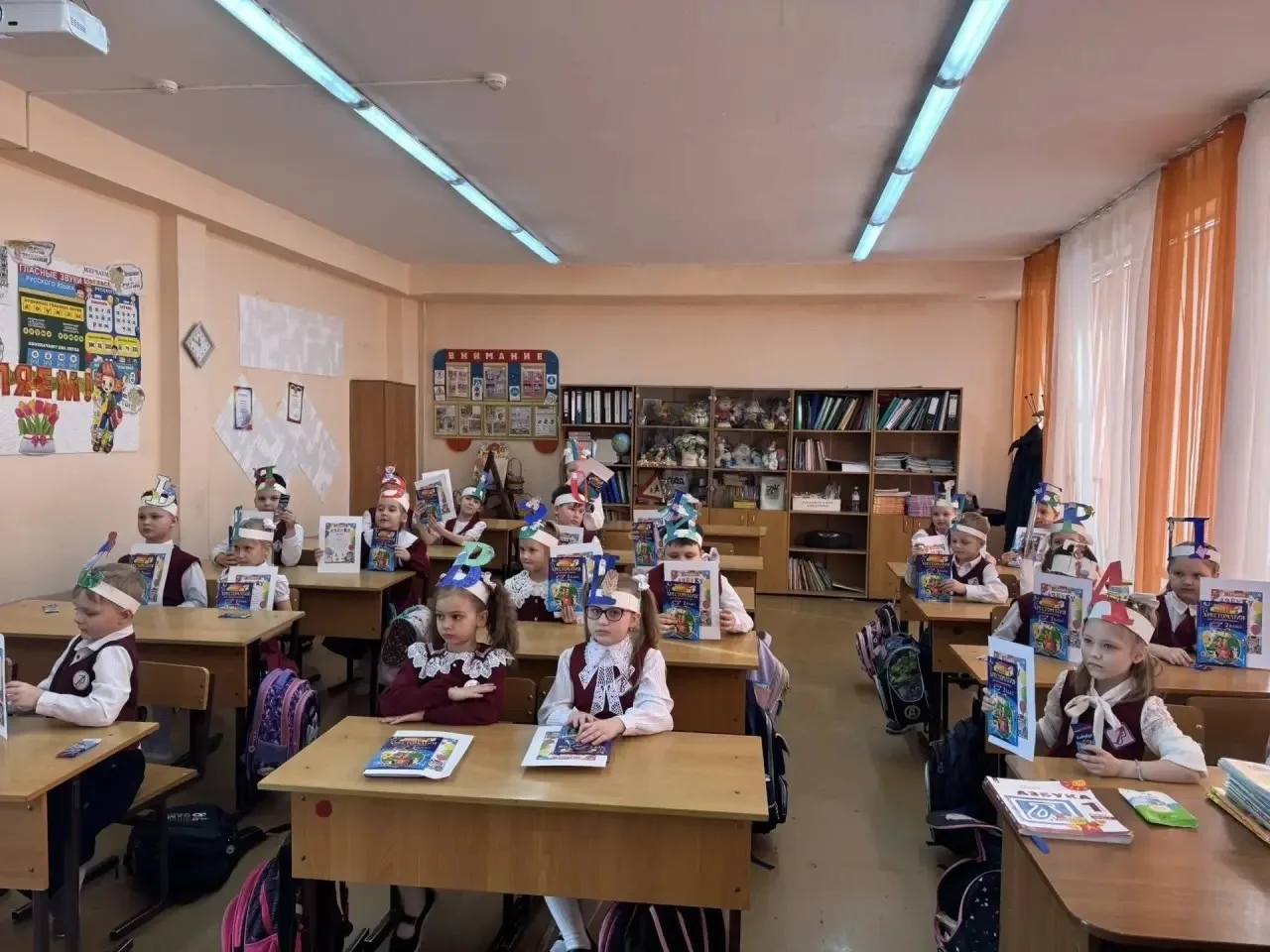 📚 Спасибо, Азбука!  5 марта у наших первоклассников прошел особенный праздник — «Прощание с Азбукой»
