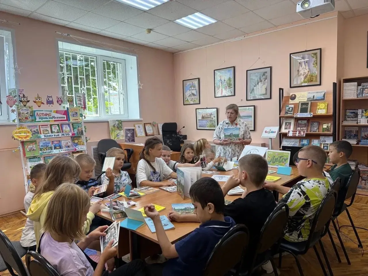 Ура, лето!☀️
Сегодня отряд школьного лагеря отправился в «Домодедовскую кругосветку». Ребята не прос