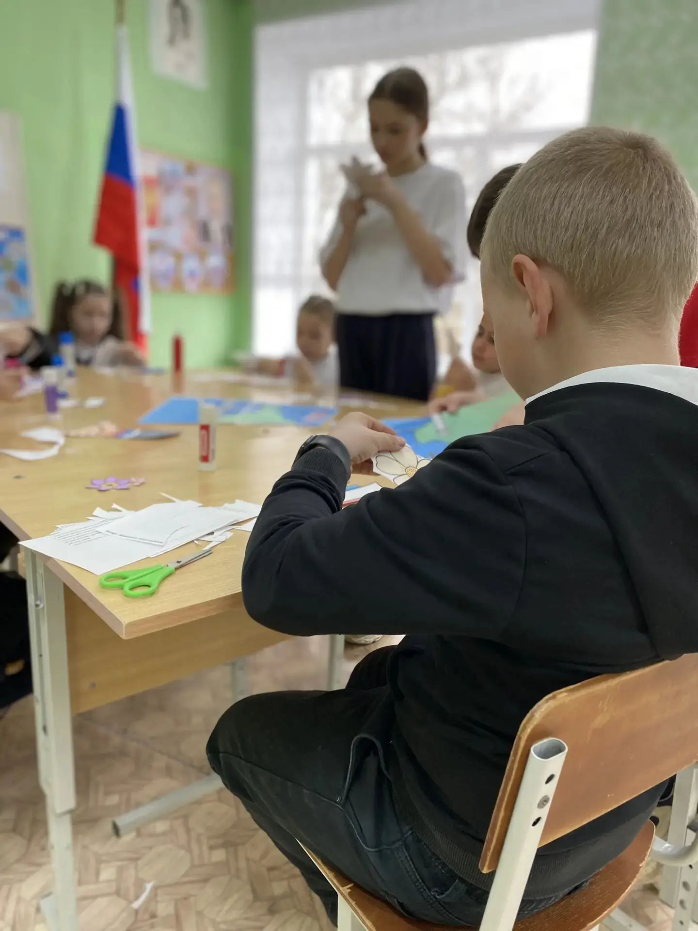 18 марта — День воссоединения Крыма с Россией. Учащиеся 1 и 3 классов Завязенской средней школы свои
