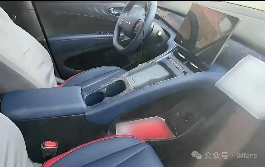 Новый BYD Seagull лишится приборной панели: появились шпионские фото салона!