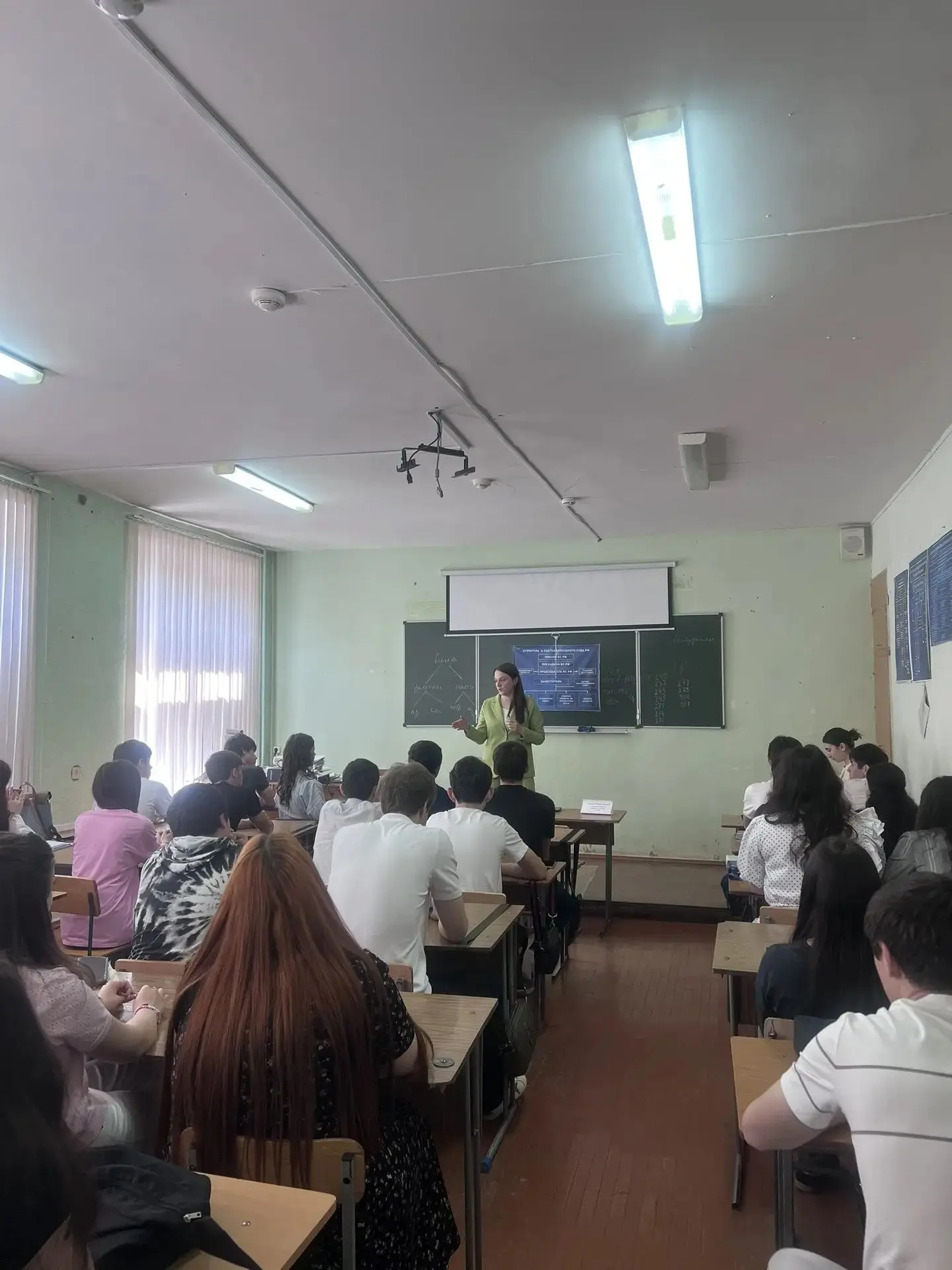 В колледже СКГА прошла просветительская лекция ко Дню защиты детей