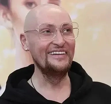 Шура считает, что среди молодого поколения артистов одни однодневки:

«Я говорю про молодых артистов
