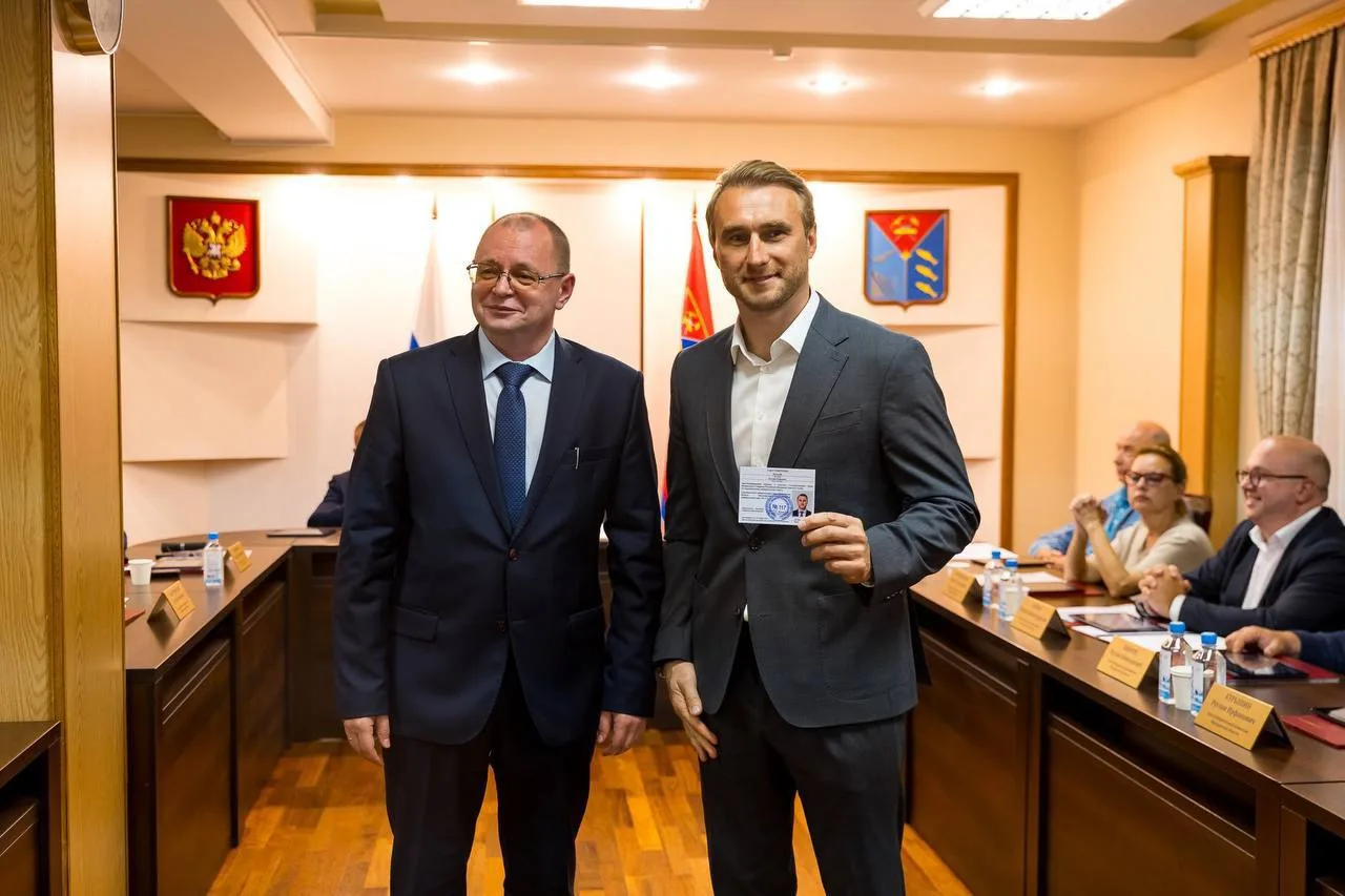 Ну что, теперь официально. 

Получил удостоверение кандидата в депутаты Государственной Думы. Иду на