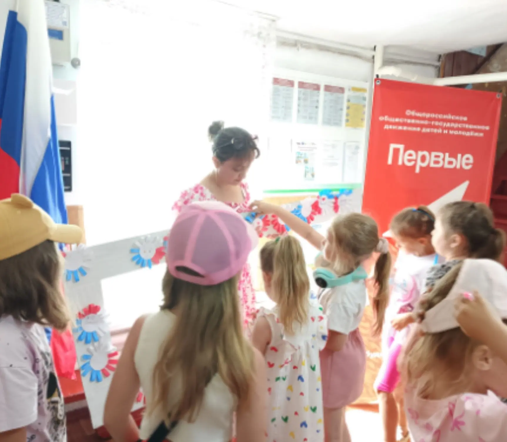 🇷🇺 С Днём России!!!🫶

♥️К празднованию дня подошли творчески. Приняли участие в мастер - классе о