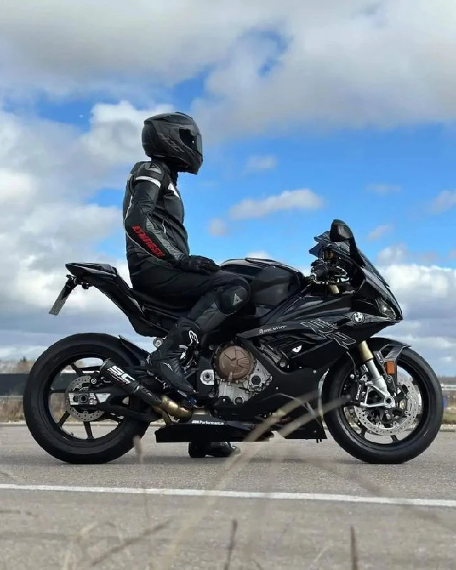 BMW S1000RR в чёрном исполнении ⚫️🏍️