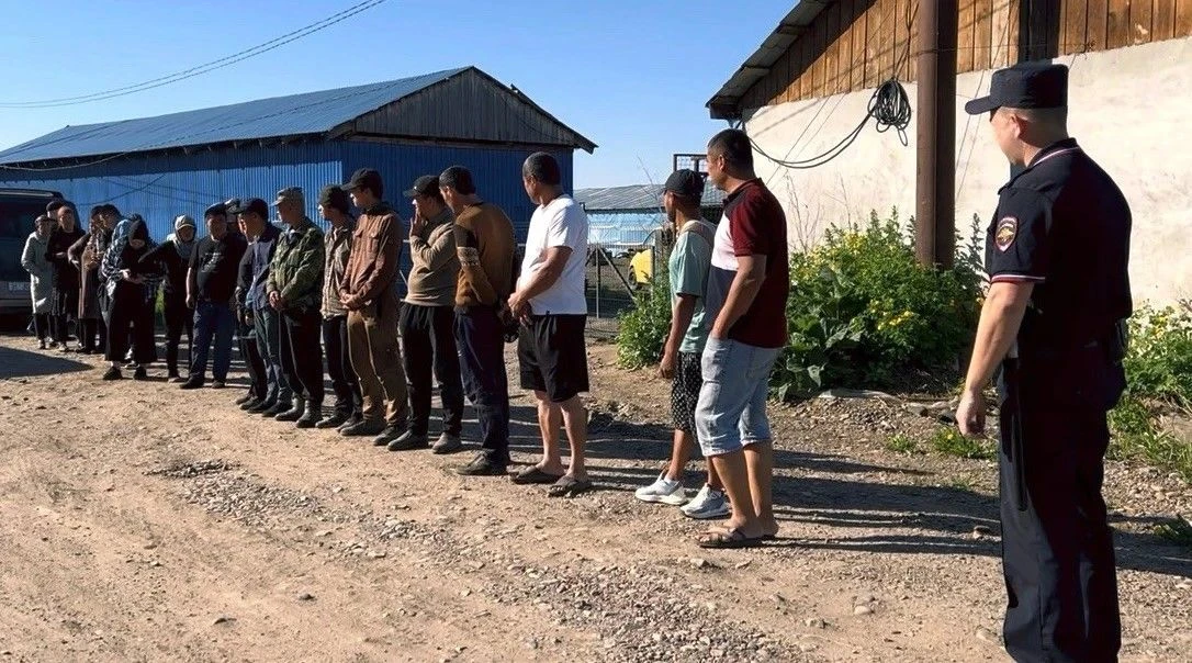 В Красноярском крае расширяют перечень закрытых для иностранцев профессий
 
 Он начнет действовать с